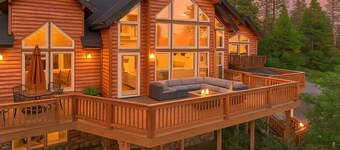 Sunset Mountain ~ Hot Tub, Fire Table, Epic Views