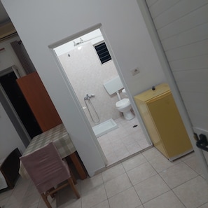 Basic Shared Dormitory - Casa Mia Hostel SR (Sarandë)