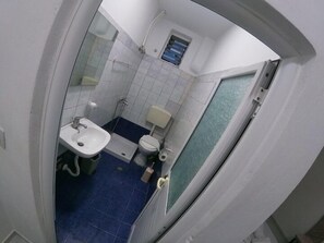 經濟客房 | 浴室