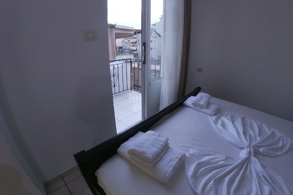 Habitación cuádruple City | 1 dormitorio, escritorio, wifi gratis