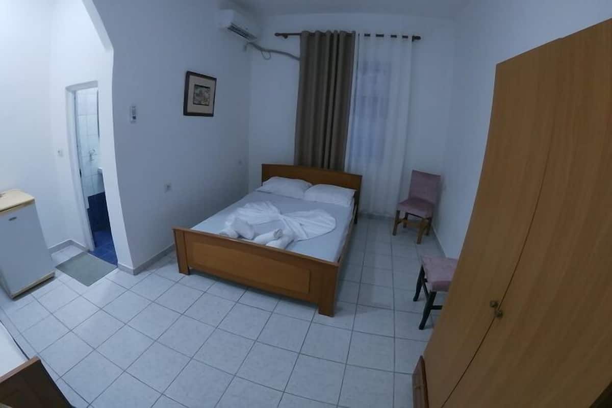 Economy Room | 1 bedroom, desk, free WiFi