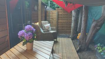 Premium Cabin, 2 Single Beds, Kitchenette, Garden Area | Terrace/patio