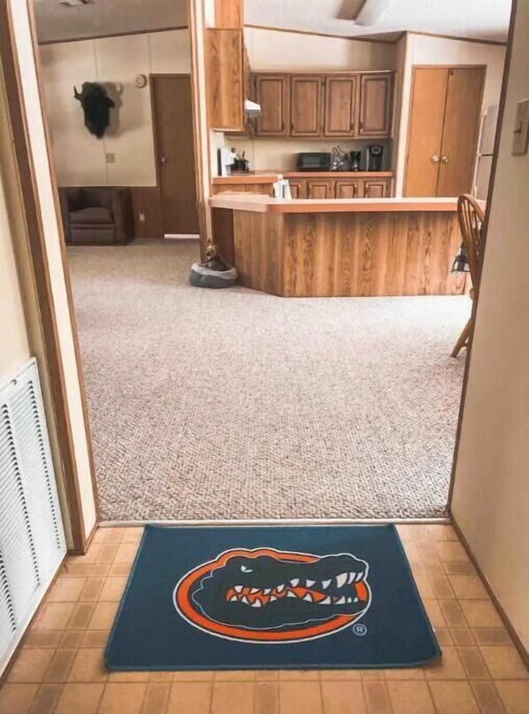 Interior - Wildcat Oaks (Hawthorne)