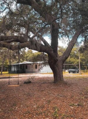 Property grounds - Wildcat Oaks (Hawthorne)