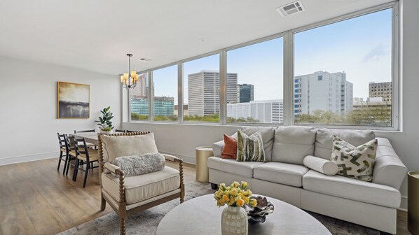 Standard Condo, 4 Bedrooms, Private Bathroom | Living area