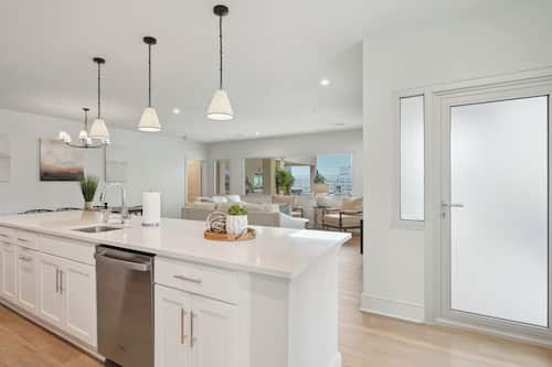 Premium Condo, 5 Bedrooms, Pool View | Private kitchen