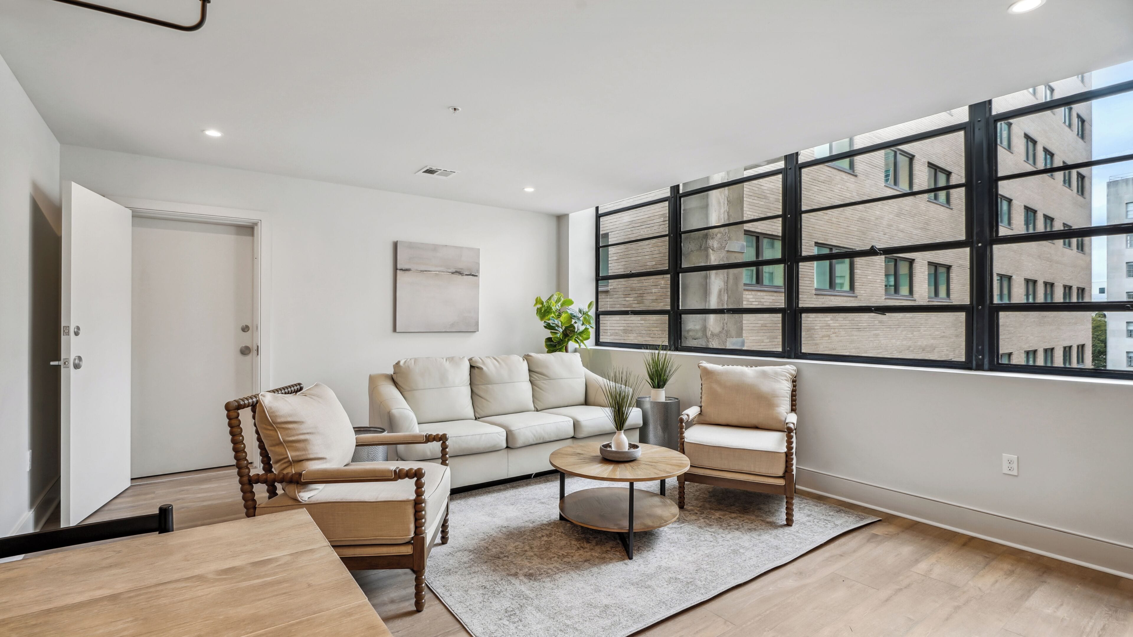 Pimennysverhot, ilmainen Wi-Fi, vuodevaatteet