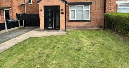 Impeccable 3-bed House in Walsall
