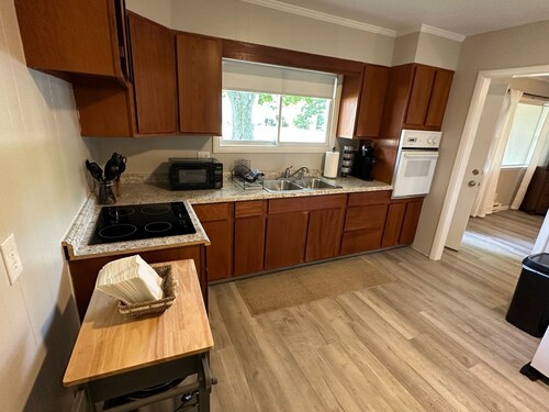 This apartment is a 1 bedroom(s), 1 bathrooms, located in Marion, IN.