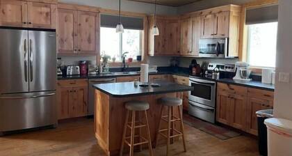 Spacious 4 BR Home near GNP