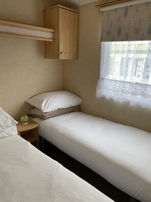 Mökki | 2 makuuhuonetta, silitysrauta/-lauta, vuodevaatteet