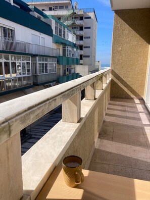 Property grounds - Apartamento com Terraço e 3 Quartos, 200 Metros da Praia (Costa da Caparica)