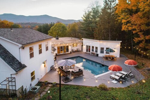 Heated Pool, Hot Tub & Mountain Views on 15 Acres! New Listing Special!