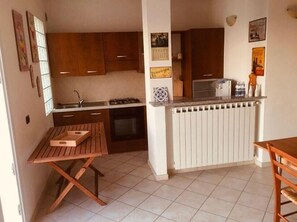 Réfrigérateur, grille-pain