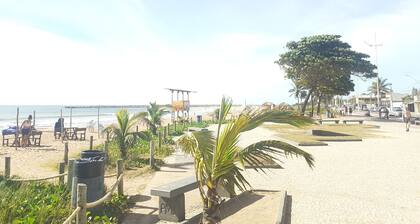 Kitnet Branca, Pertinho da Praia e com Muita paz e Sôssego. Vem Conferir