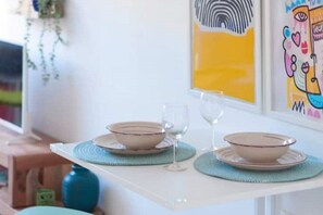 Dining - Picasso's Dream Cozy & Chic Attic Plaza Merced (Málaga)