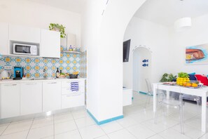 Panoramic House | Living area | 40-inch flat-screen TV with digital channels - Adoro Positano (Positano)
