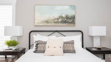 2 bedrooms, desk, iron/ironing board, free WiFi