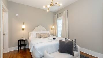 2 bedrooms, desk, iron/ironing board, free WiFi