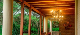 Double View Mountain Lodge - Lion Room