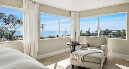 Luxury 3 bed 3 bath with Ocean Views+ Steps to the Beach