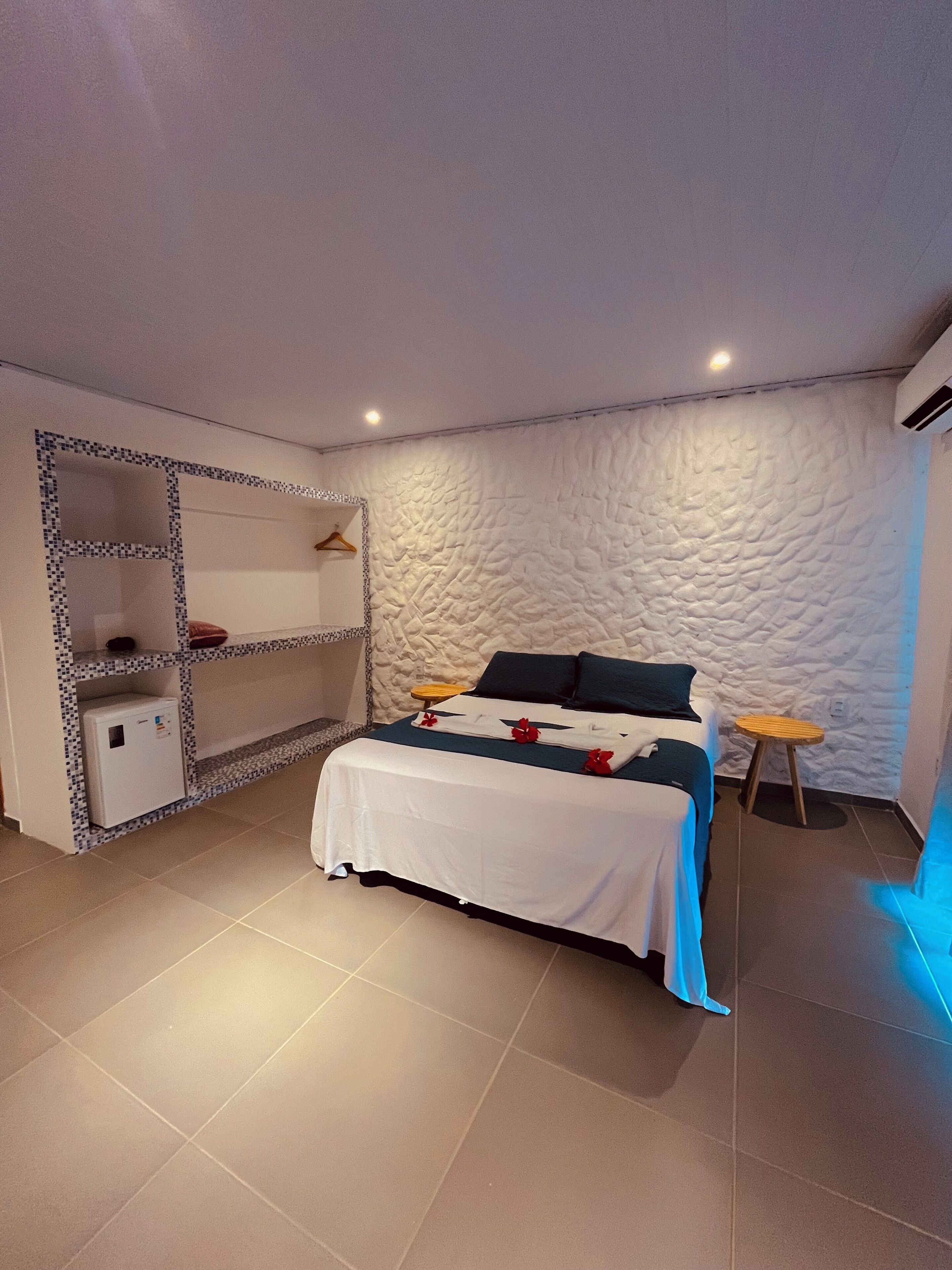 Quarto triplo standard | Wi-Fi de cortesia, roupa de cama