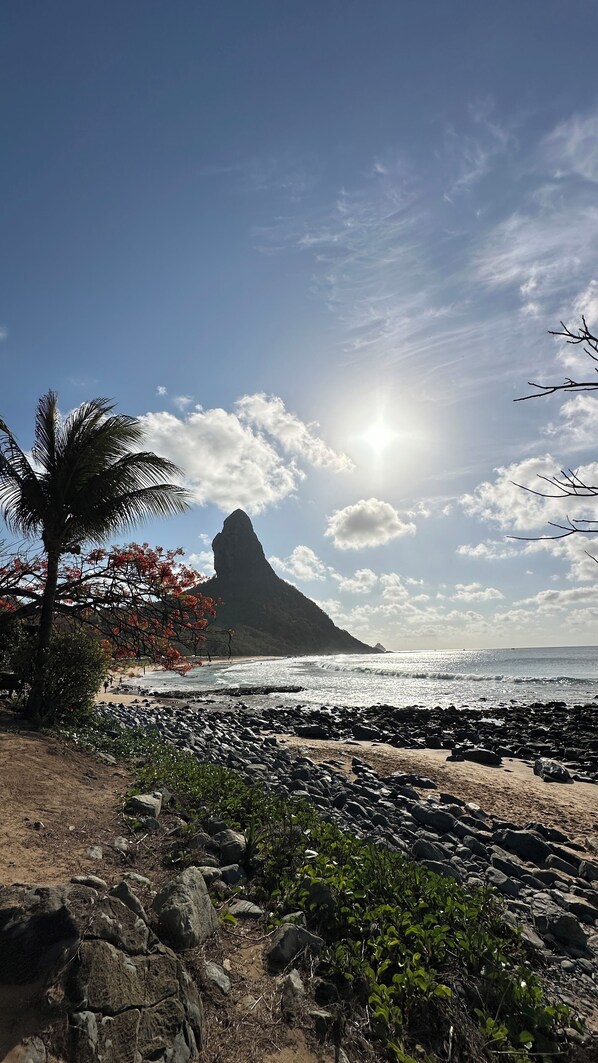 Beach nearby, white sand - Pousada Shalon Adonai Noronha (Fernando de Noronha)