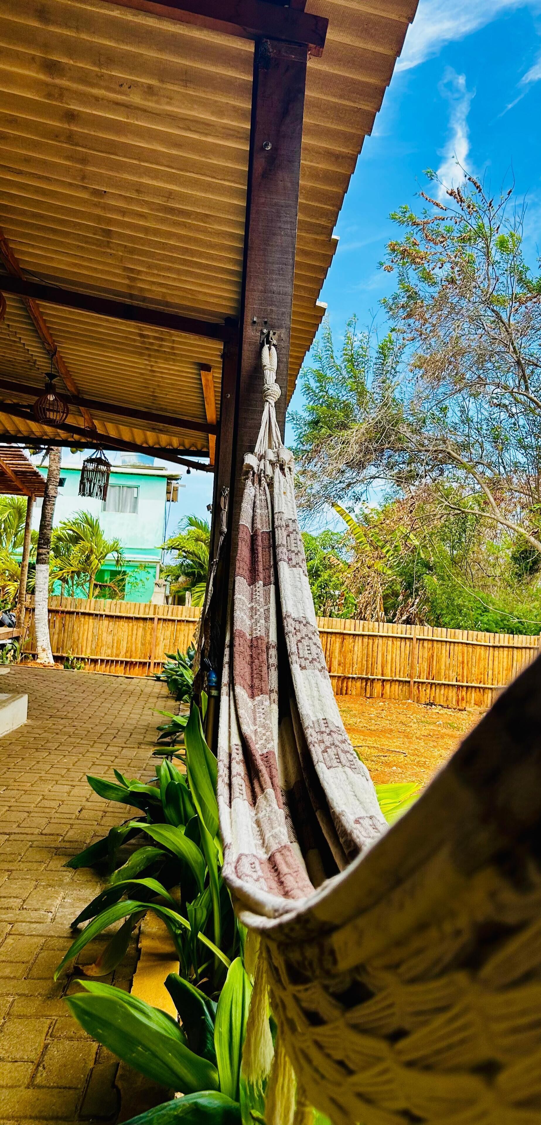 Smart TV 32 polegadas com canais digitais, serviços de streaming