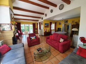 Smart TV, fireplace - Villa Dauphine 12 Personne Entre Aix-en-provence et Cassis Idéale en Famille (Gréasque)