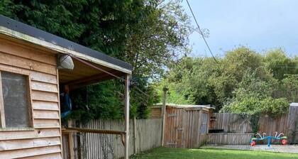 Extensive 4 Bed close to Peterborough.