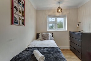 3 bedrooms, iron/ironing board, free WiFi, bed sheets