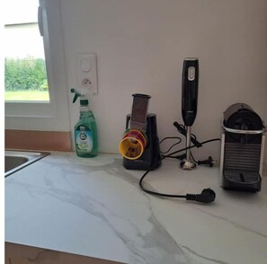 Kaffee und/oder Kaffeemaschine