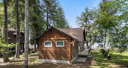 Cute and Cozy on Pickerel Lake Waterfront - Quick Drive to Petoskey!