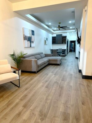 Living area - Luxury & New 3 Bedroom House 3 min walk to the beach (South Padre Island)