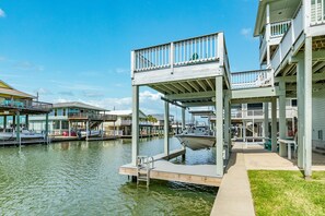 Marina - Easy Bay Access, Updated Interior, Large Sunning Deck, Fish from Your Backyard (Galveston)