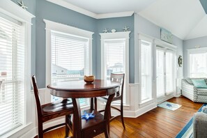 Dining - Sun, Sand & Surf Await! 3rd House from Beach, Dogs Welcome, Fenced Area, 2 Decks (Galveston)