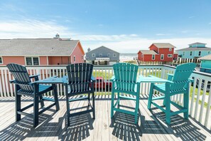 Outdoor dining - Sun, Sand & Surf Await! 3rd House from Beach, Dogs Welcome, Fenced Area, 2 Decks (Galveston)