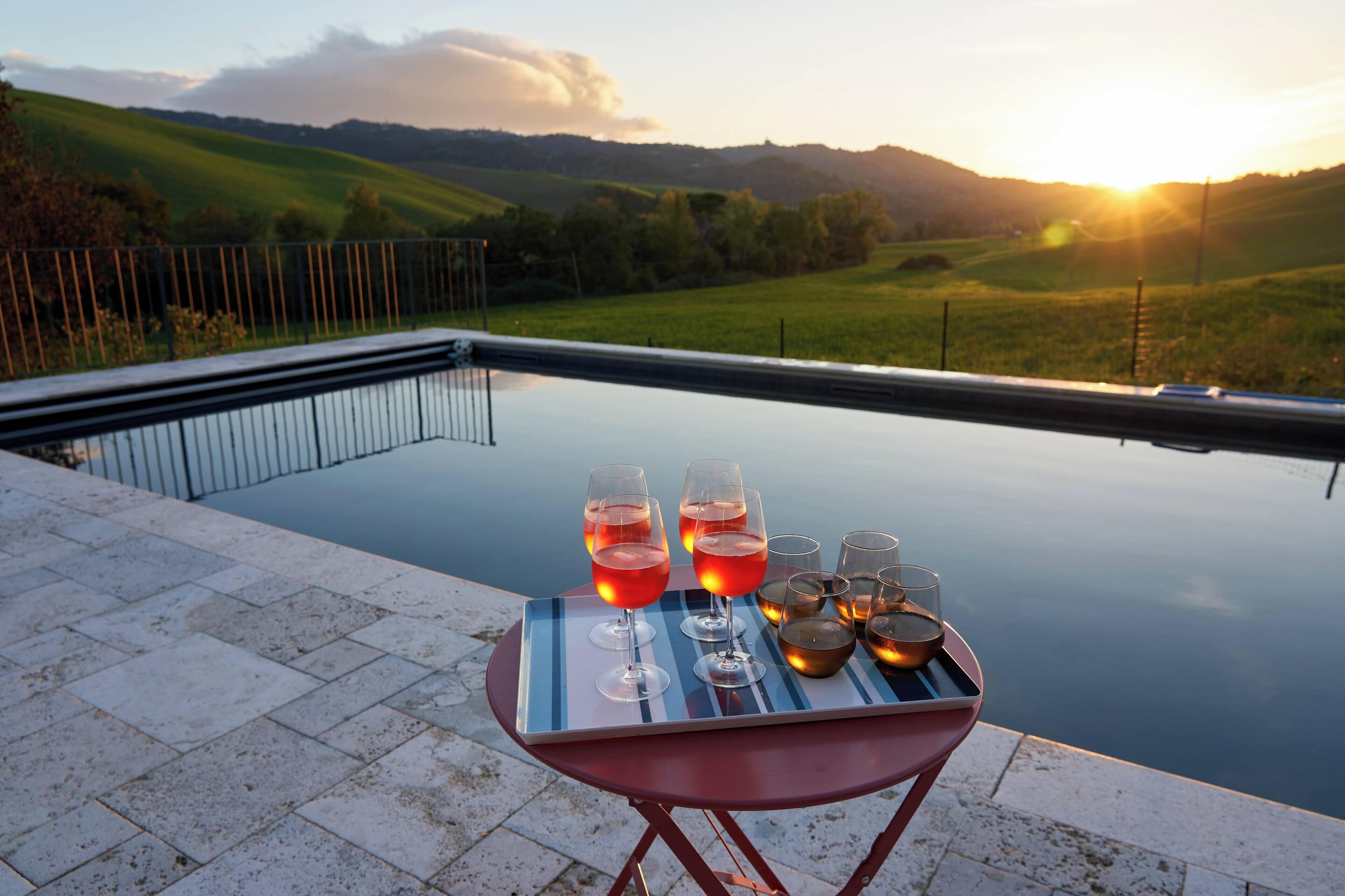 Aperitif am Pool