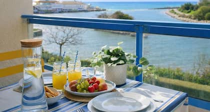 Pretty flat with ocean and lake views Les Sables - sleeps 4