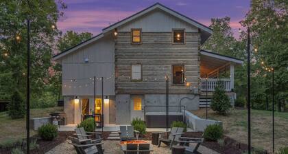 Luxury Modern Cabin* 5 Acres* Pickle Ball*Hot Tub