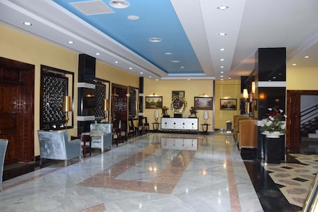 Recepción. Soltane Hotel - Hussein Day