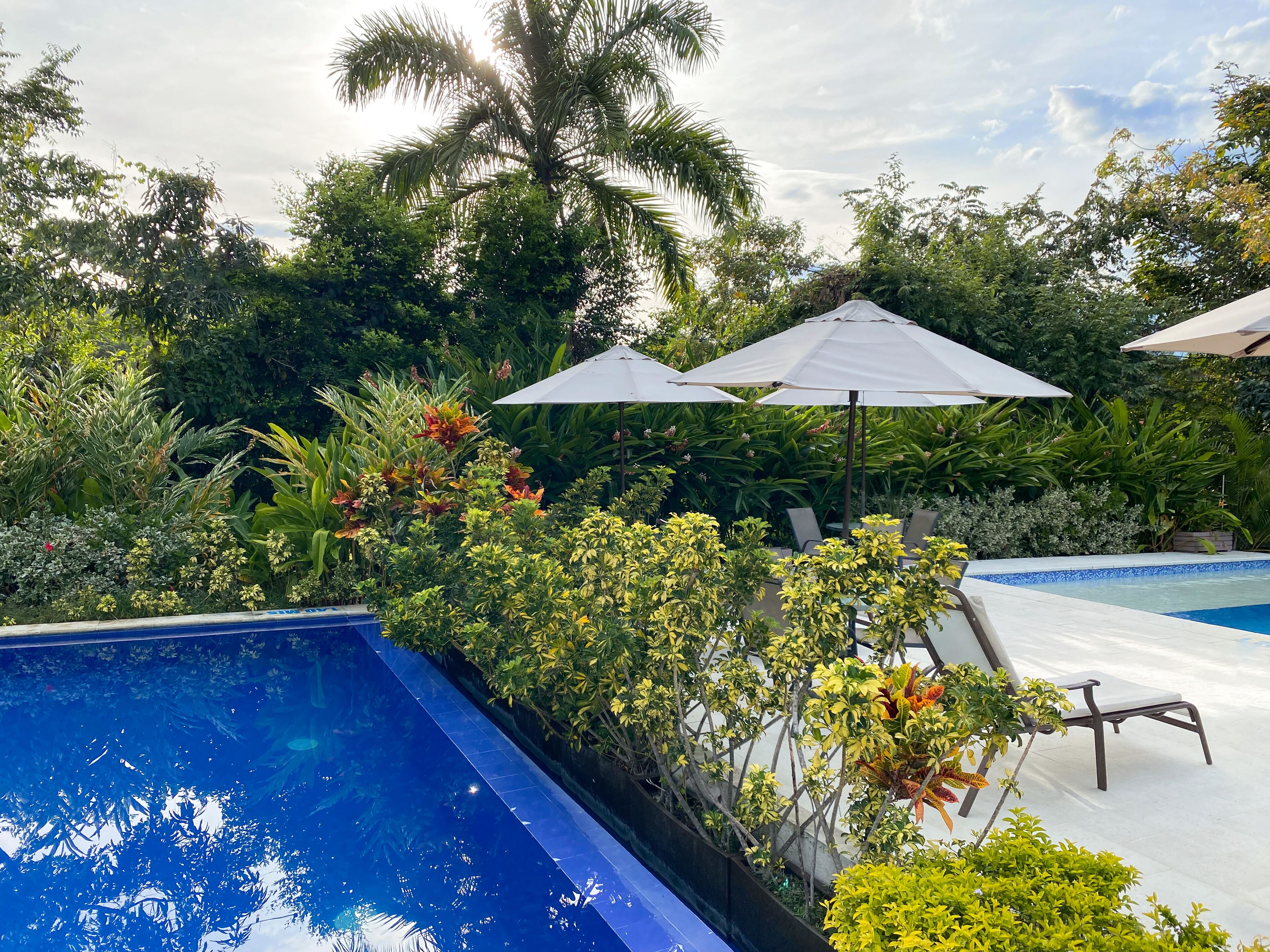 2 piscinas al aire libre