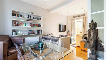 Basic Apartment | Interior