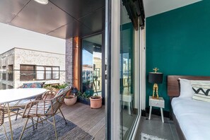 2 bedrooms, iron/ironing board, bed sheets - Rockstar Fish Island Penthouse (London)