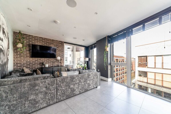 Interior - Rockstar Fish Island Penthouse (London)