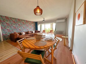 Apartemen Deluks, pemandangan laut | Area keluarga