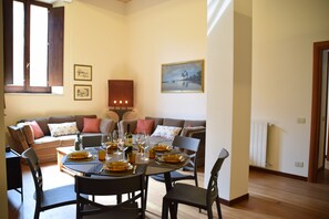 Apartamento Deluxe | Zona de estar