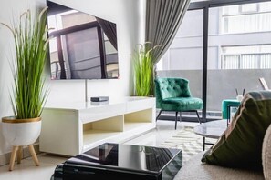 Luxury Duplex, 1 King Bed, Garden View | Living area - EBS legend one bedroom dupulex (Accra)