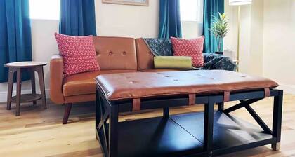 The Cardinal 810 A / KING 1BD/1BA Apt