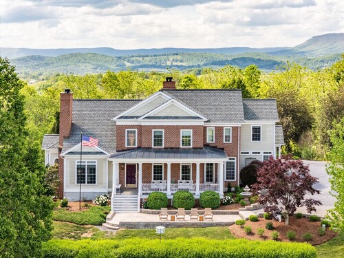 Peony Hill Estate Retreat - The Summer House - Pool & Hot Tub